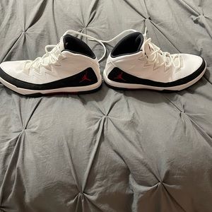 Nike Air Jordan deluxe 2- White/red/black US size 12